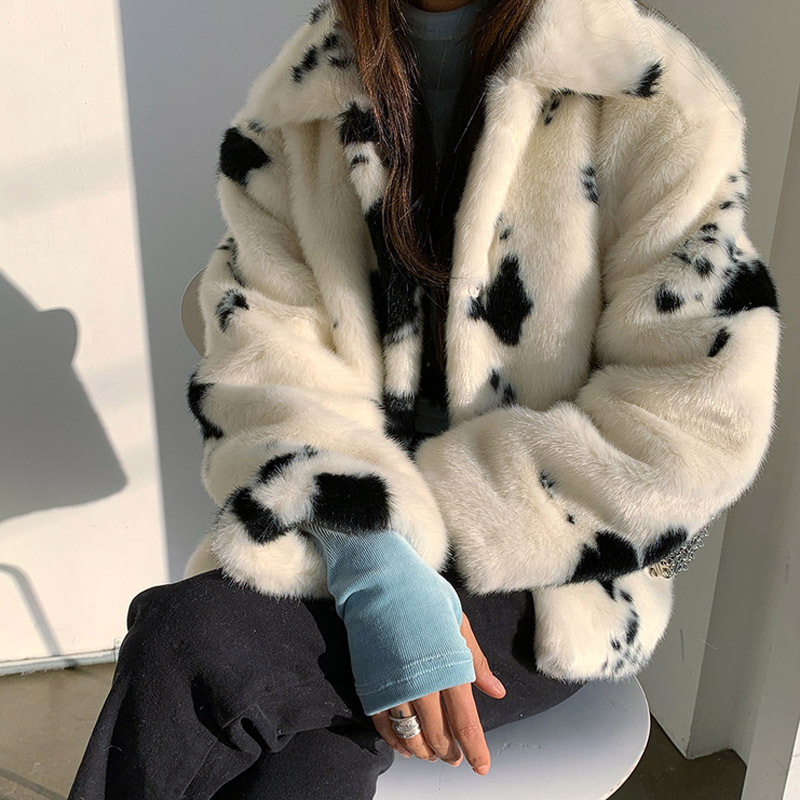 Winter Korean-style cotton fur coat for women, black and white cow print loose and casual, mink fur fleece coat for women, thickened Application Scenario