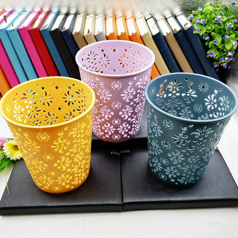 M7423 Flat-mouthed hollowed-out desktop sundries basket Plastic storage basket, wholesale supply of daily necessities at Yiwu Eryuan Store Application Scenario