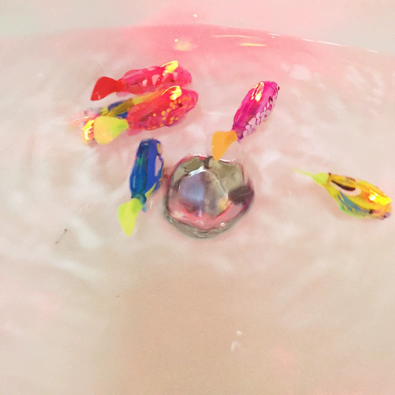 Luminous, electric, swimming toy fish, electronic little fish, children's bath, water play, intelligent swaying pet gift Specification drawing