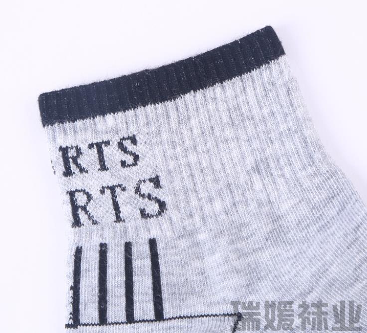 Men's thin mid-calf black cotton socks, business all-season cotton socks, men's spring and autumn style Application Scenario