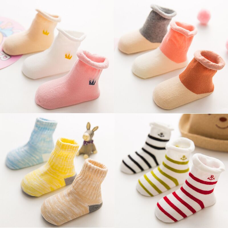 Wholesale of 2020 new children's socks, boneless sewn pure cotton mid-calf socks for boys and girls, baby loose crown socks