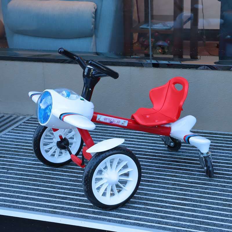 Children's foot-pedal imitation airplane head drifting toy car, children's tricycle, foot-pedal offset tricycle square yo-yo car Item Picture