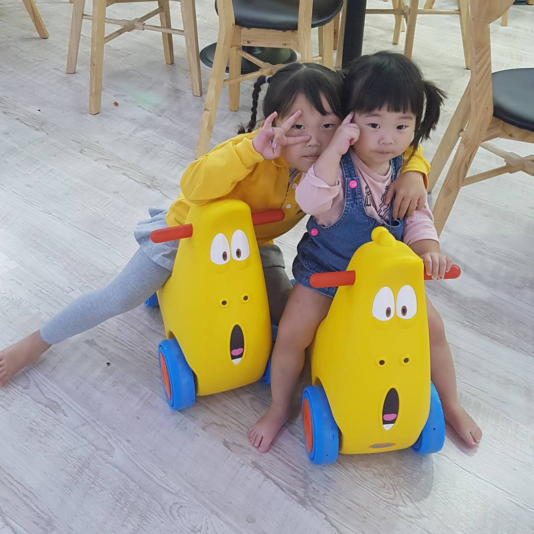 Stinky Bug Roller Coaster is a rocking and balancing toy for 1-3-year-old babies full figure