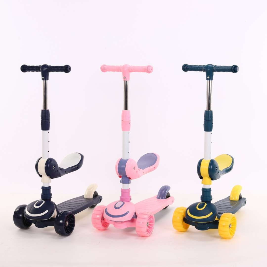 New children's three-in-one scooter with folding, flashing wheels, music and lights, one-piece consignment from the manufacturer. It can be used for a ride Item Picture