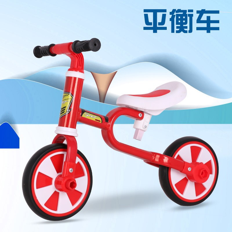 Children's multi-functional tricycle, balance bike and roller coaster - one vehicle with multiple uses Application Scenario