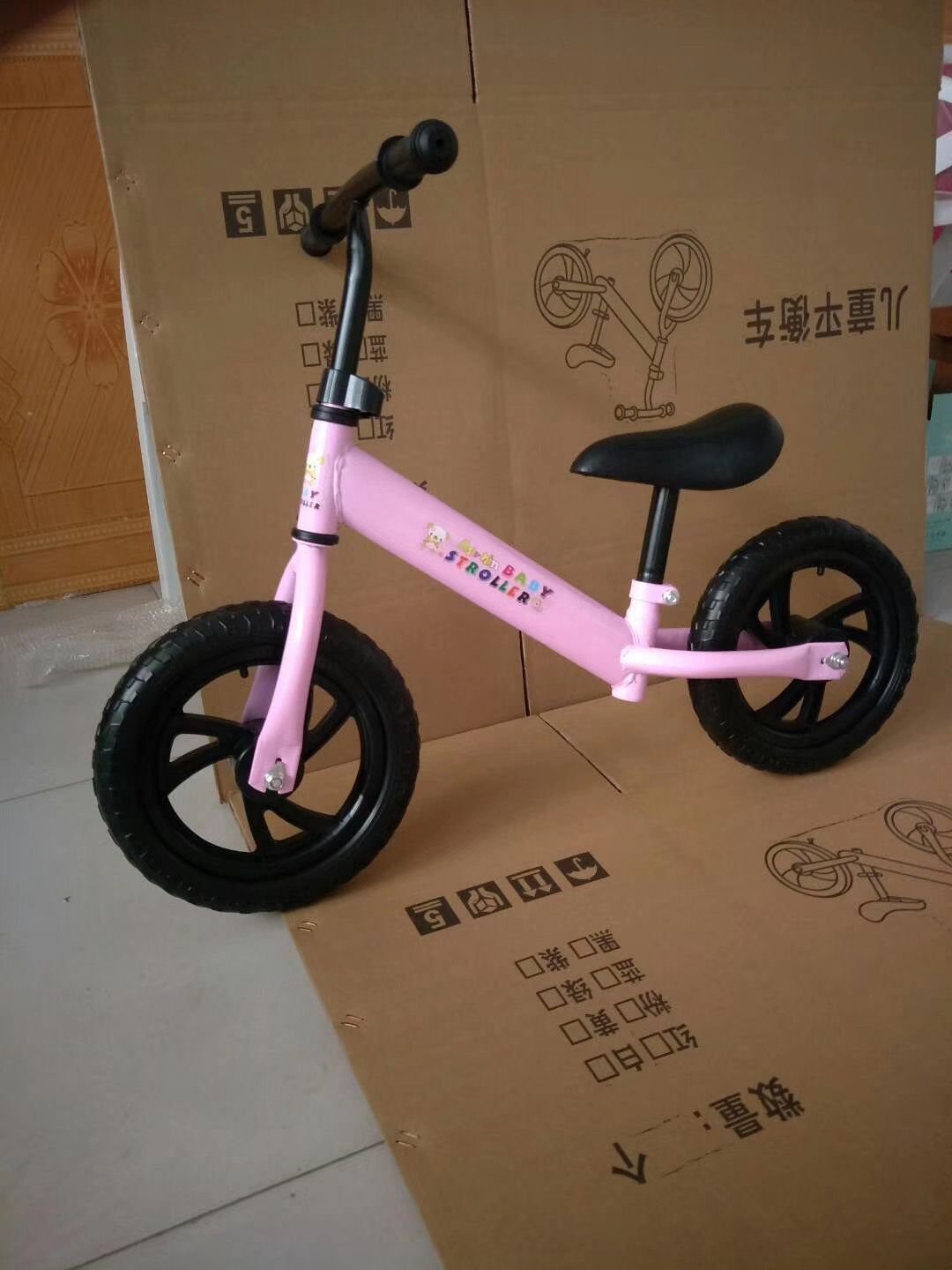 Factory wholesale of pedal-free two-wheel balance scooters, sliding bikes, children's 2-7 years old gifts, children's strollers, sliding bikes Application Scenario