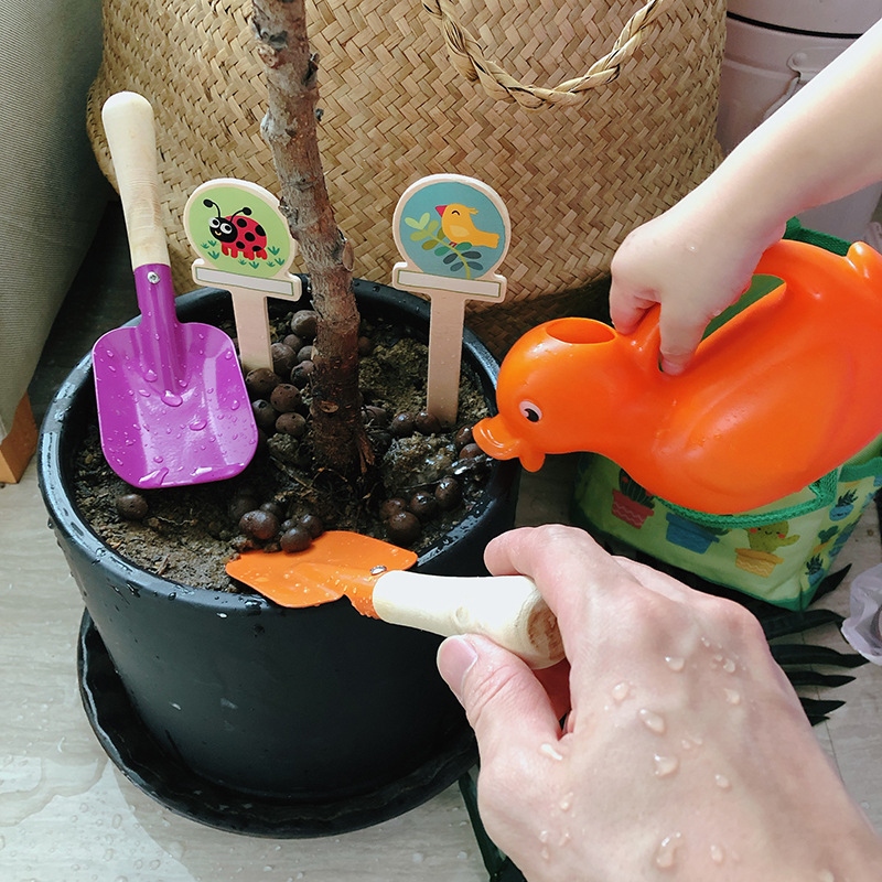 Children's sand-digging shovels, beach toys, cassia seeds, sand-playing outdoor tools, handbag sets, water guns h for export to Germany Application Scenario