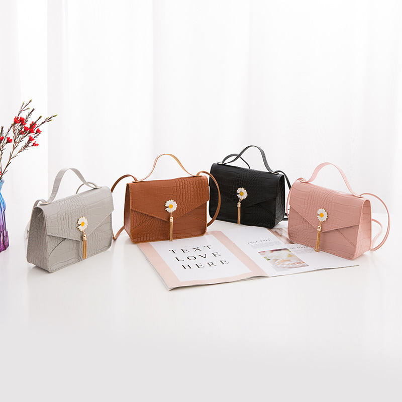 Bag woman 2021 new fashion Korean version of Instagram red small Daisy small square bag fashion solid color single shoulder crossbody bag woman