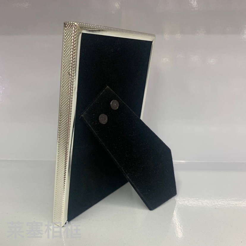 Frosted iron, electroplated silver glass, creative decorative items, photos, home decoration gifts, handicrafts, metal photo frames Specification image