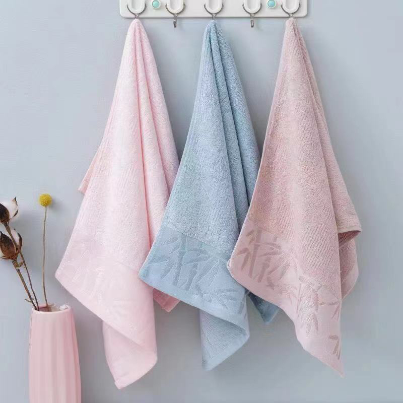 This all-bamboo fiber towel is thickened for washing the face, highly absorbent and soft. It is suitable for household wholesale. It does not shed bamboo leaves for both adults and men details Picture