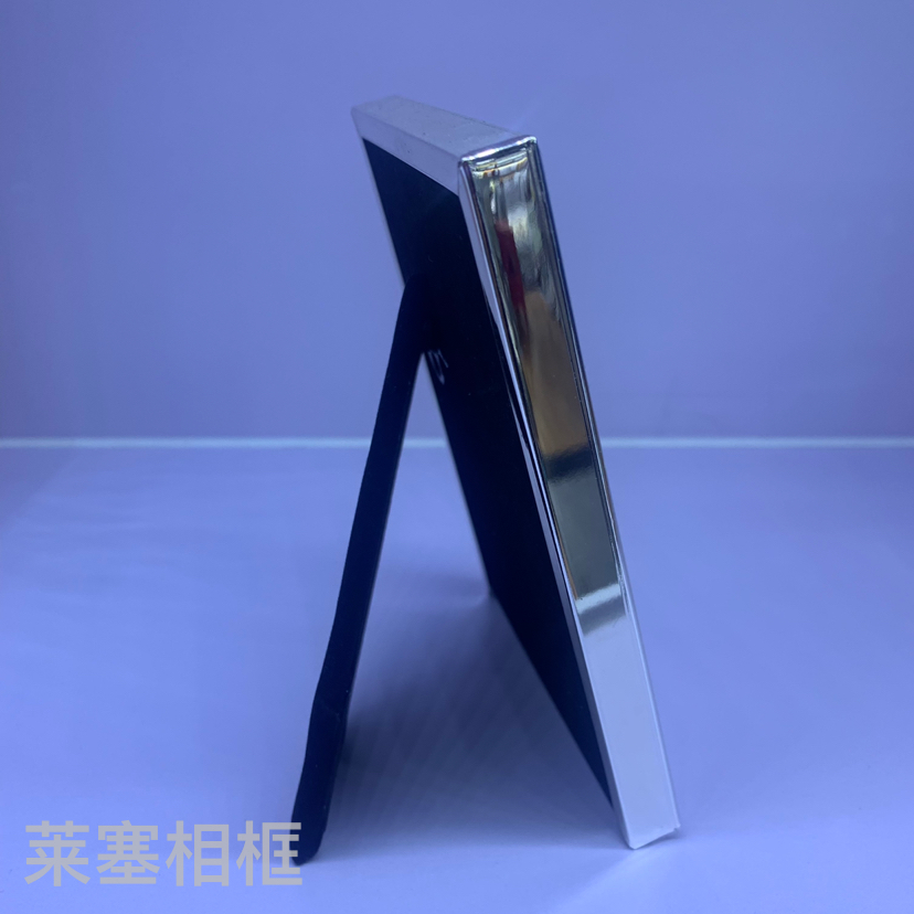 Photos of creative decorative items made of gilded iron, electroplated silver metal material, home decoration gifts, handicrafts, and metal photo frames Item Picture