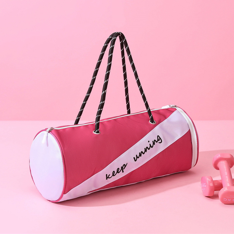 New fashionable travel bags, color-blocking cylindrical hand-held travel bags, yoga exercise luggage bags, fitness bags, factory direct sales Application Scenario