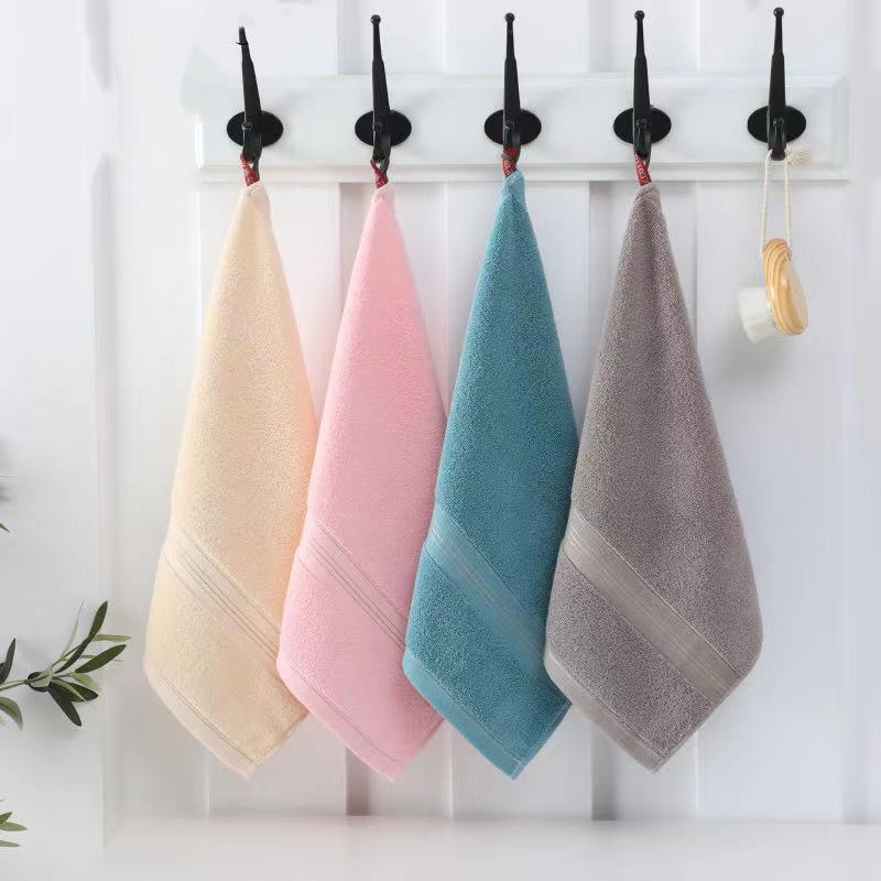 High-end bright silk small square towel, thickened and enlarged face towel, pure cotton, soft, absorbent and non-shedding, 32-strand thread, 35×35 Application Scenario