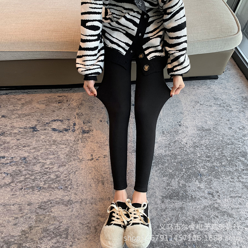 Extra-thick lambskin leggings for women in autumn and winter, with added fleece and thickened outerwear, high-waisted one-piece pants, large-sized warm cotton pants from Northeast China Specification image