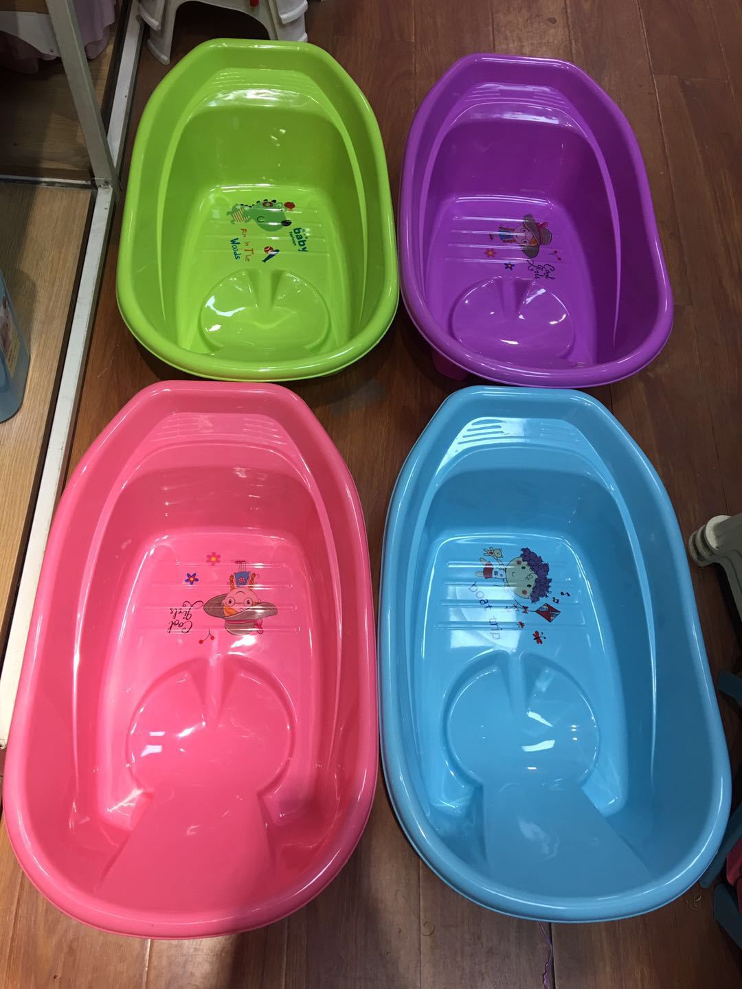 自产自销塑料宝宝用品新生儿浴盆加厚可坐卧儿童洗澡盆大号淋浴盆