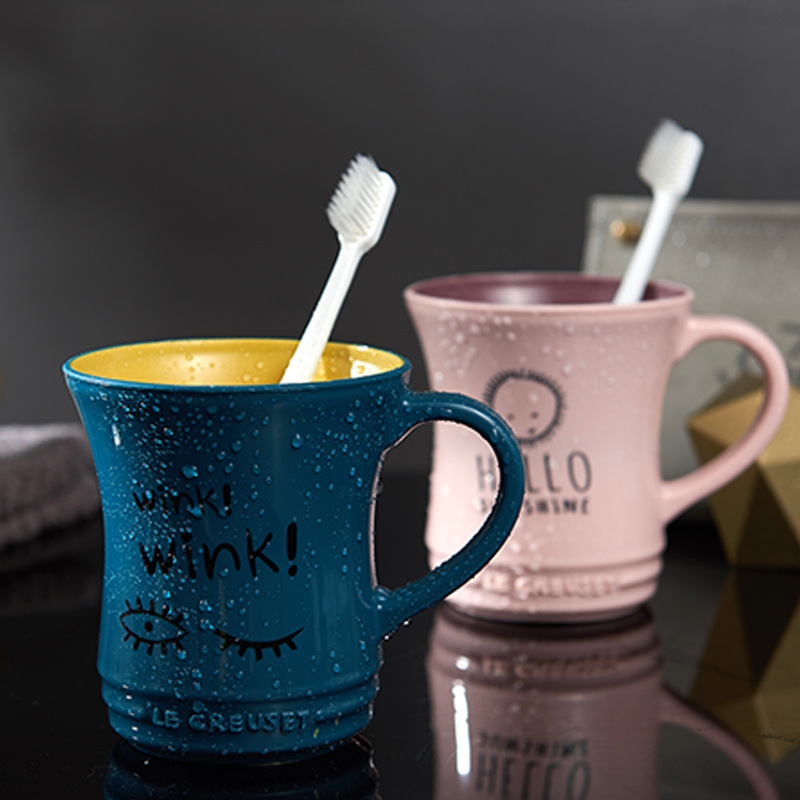 Factory direct supply creative two-color mini waist drinking cup, large cup mouth mouthwash toothbrush cup, simple multi-color brushing cup Application Scenario