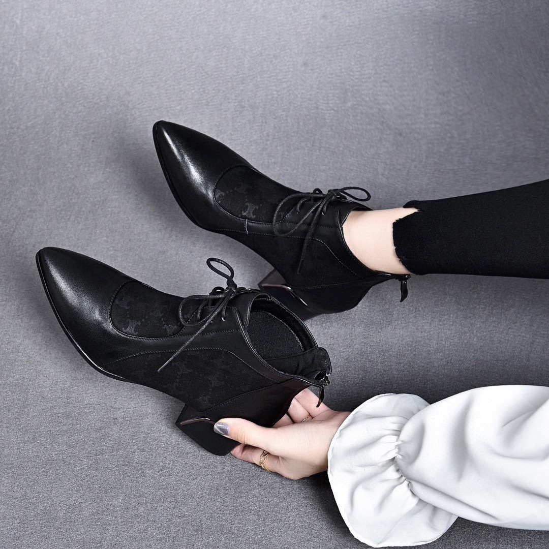 女式皮靴实物图