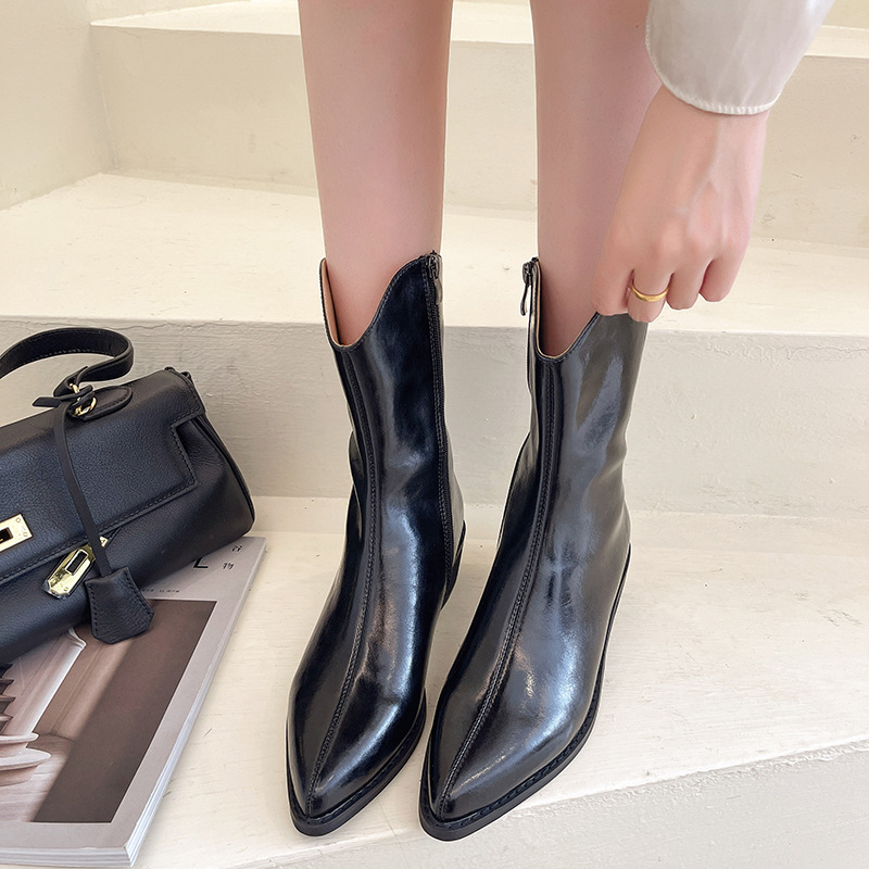 短筒西部牛仔靴女202秋冬新款尖头短靴欧美风马油皮靴一件代发潮