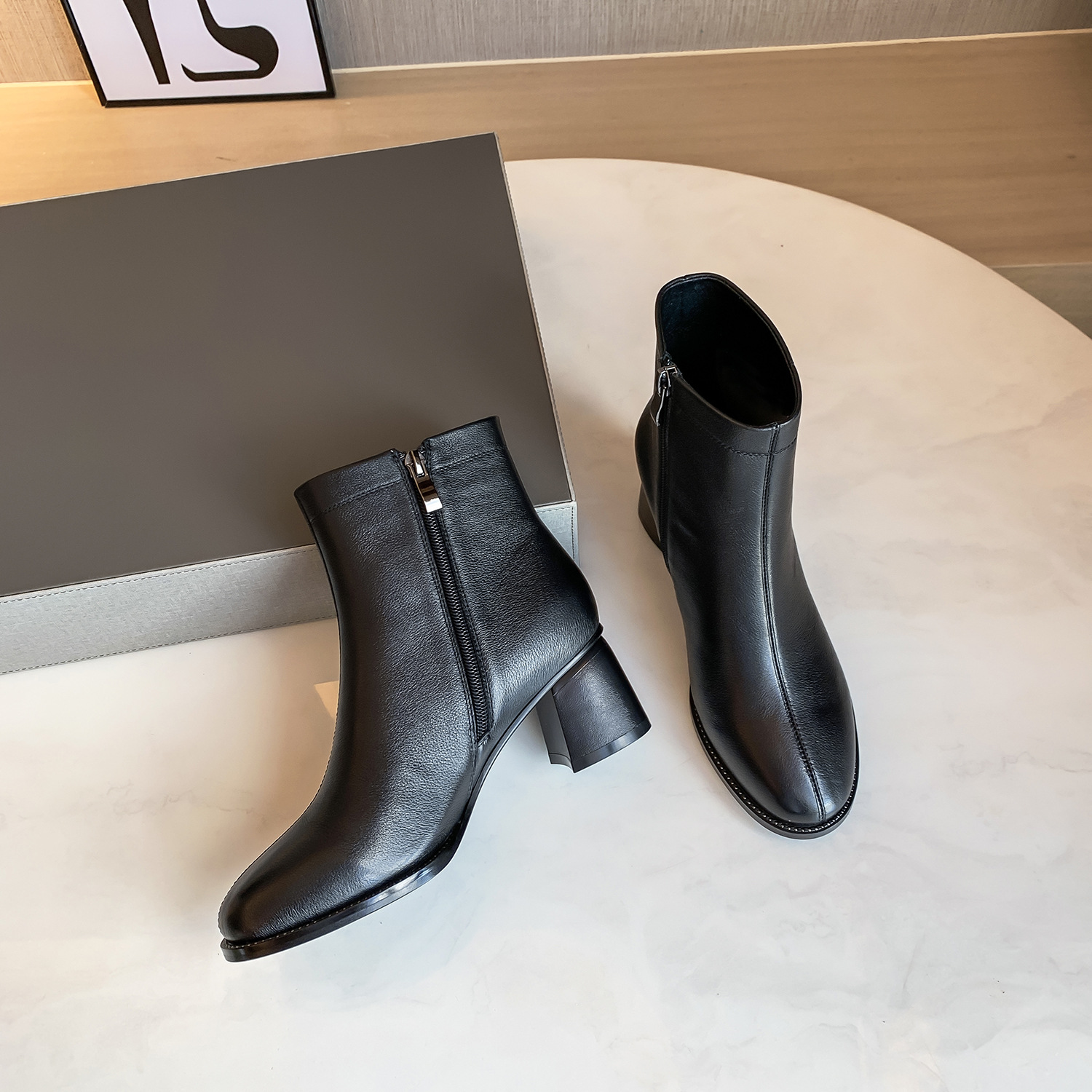 First layer cowhand leather fashion ankle boots for women 202 autumn and winter new side zipper black thick heel women's leather boots for a generation