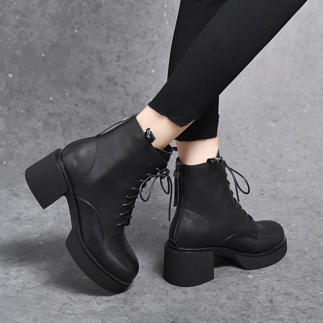 女式皮靴实物图