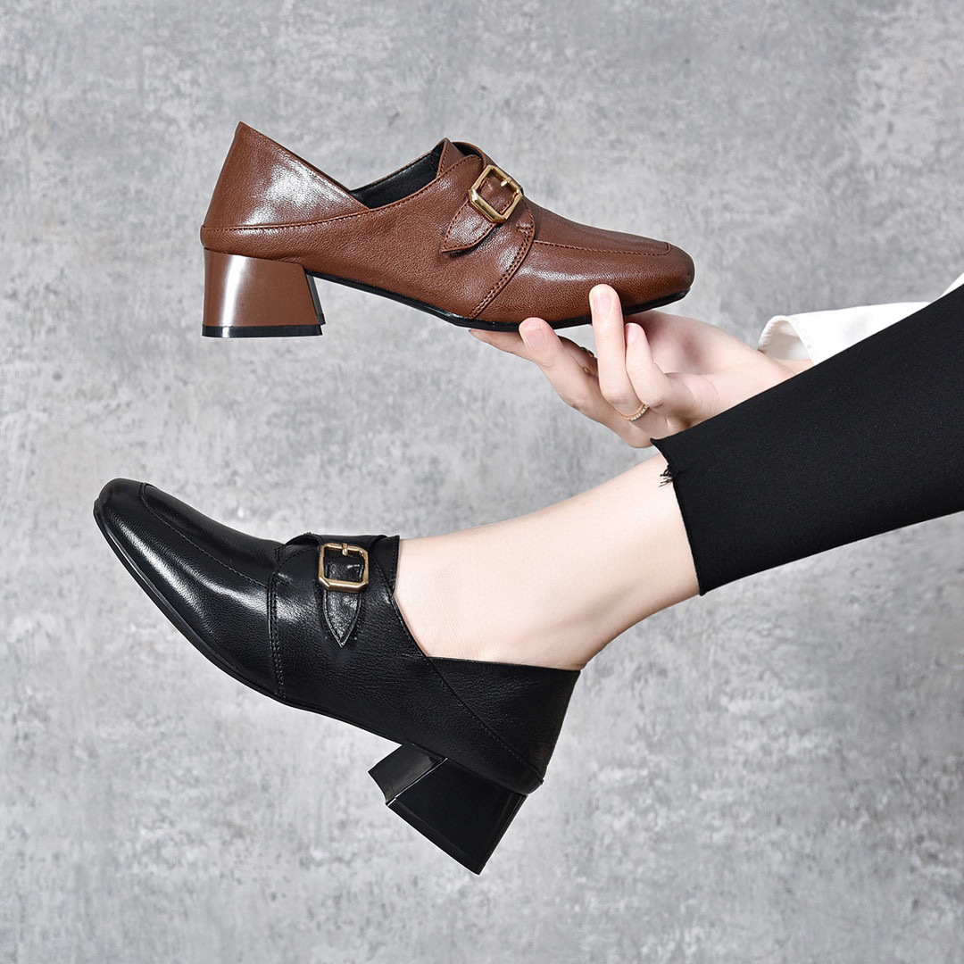 Casual shoe female 202 autumn new style square head ancient ways in heel small leather shoes sheepskin loafer female two wear loafers