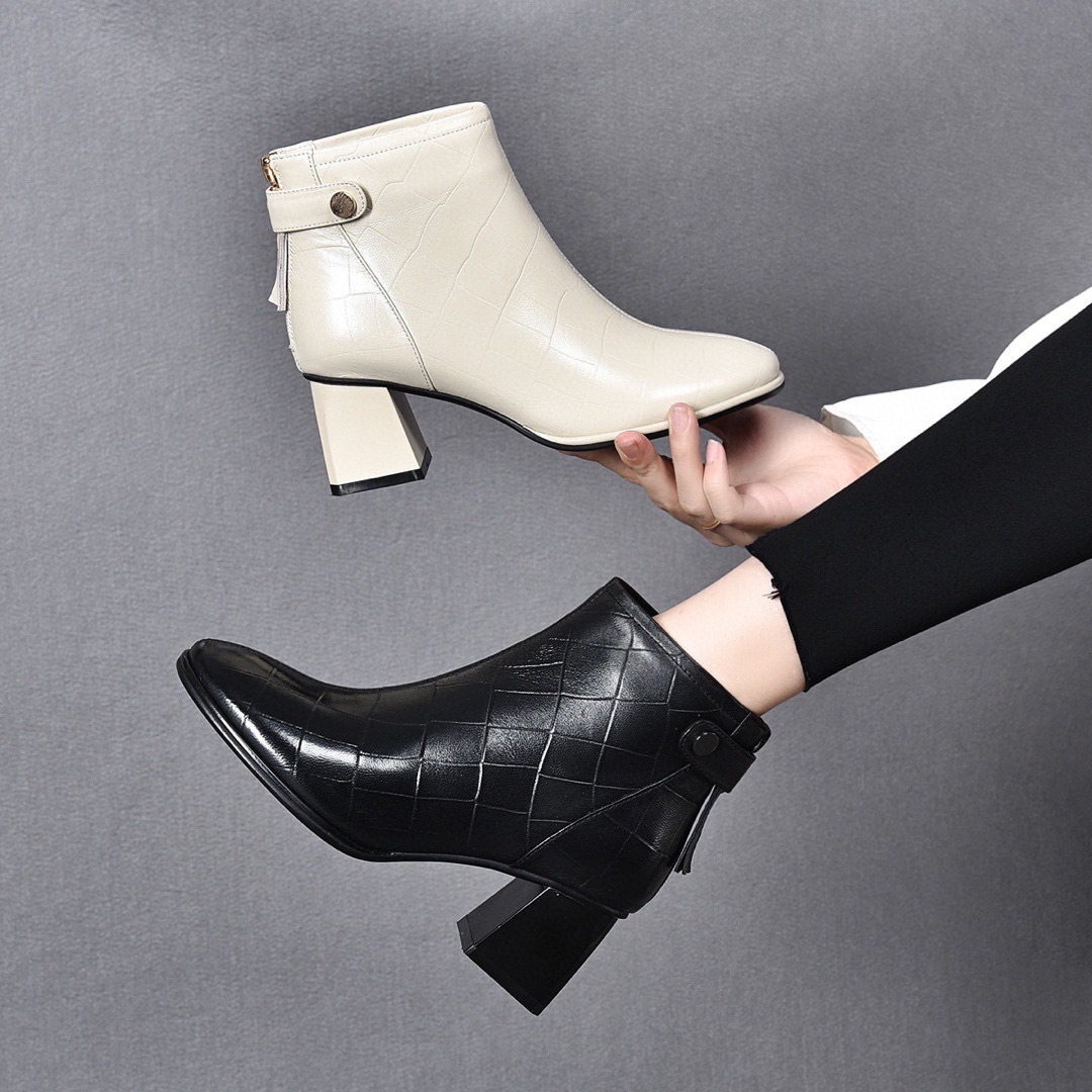 Women's boots 202 Autumn/winter new top layer patterned plaid sheepskin round toe flat bare boots Style high heel ankle boots