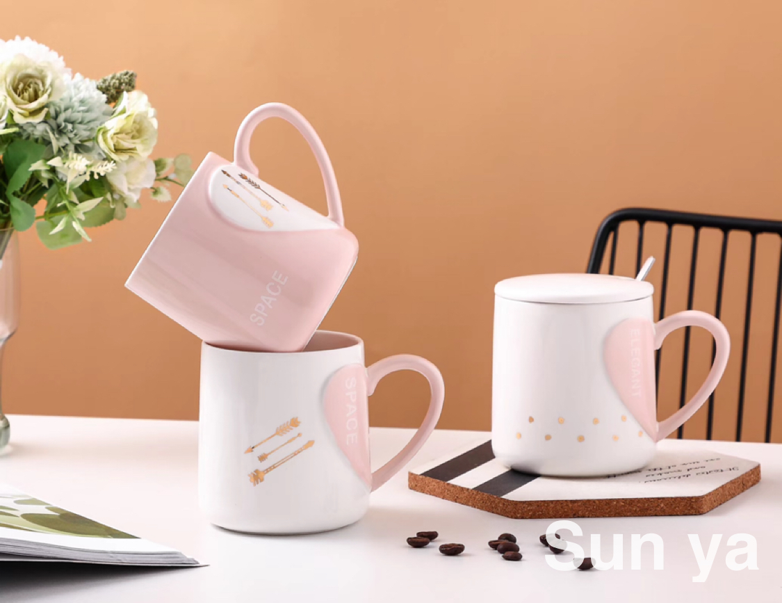 Hot selling love handle ceramic cup with lid and spoon coffee mug Creative mug cute water mug