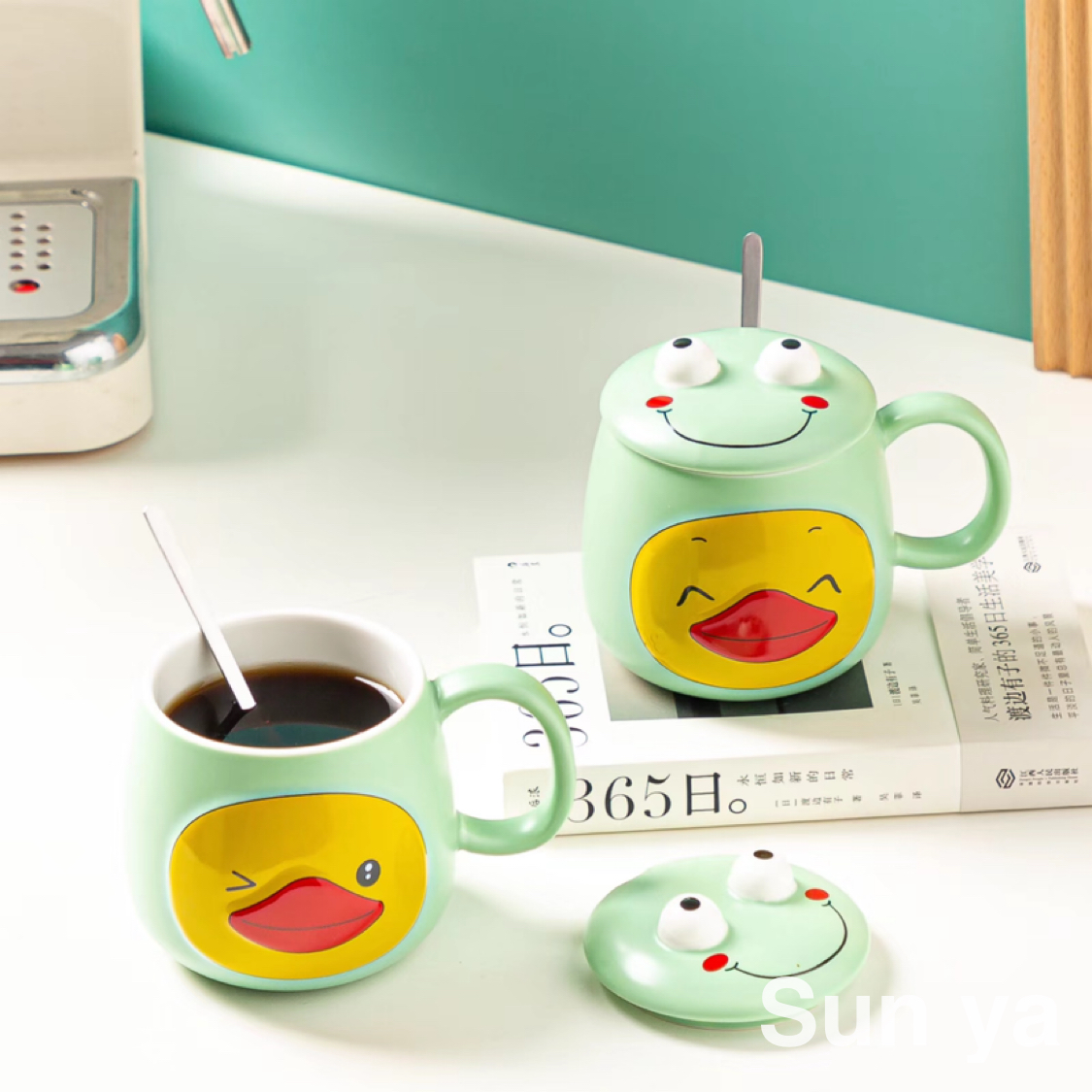 Hot Selling Cartoon ceramic mug Small frog mug with lid and spoon Coffee mug Office water mug Gift mug thumbnail