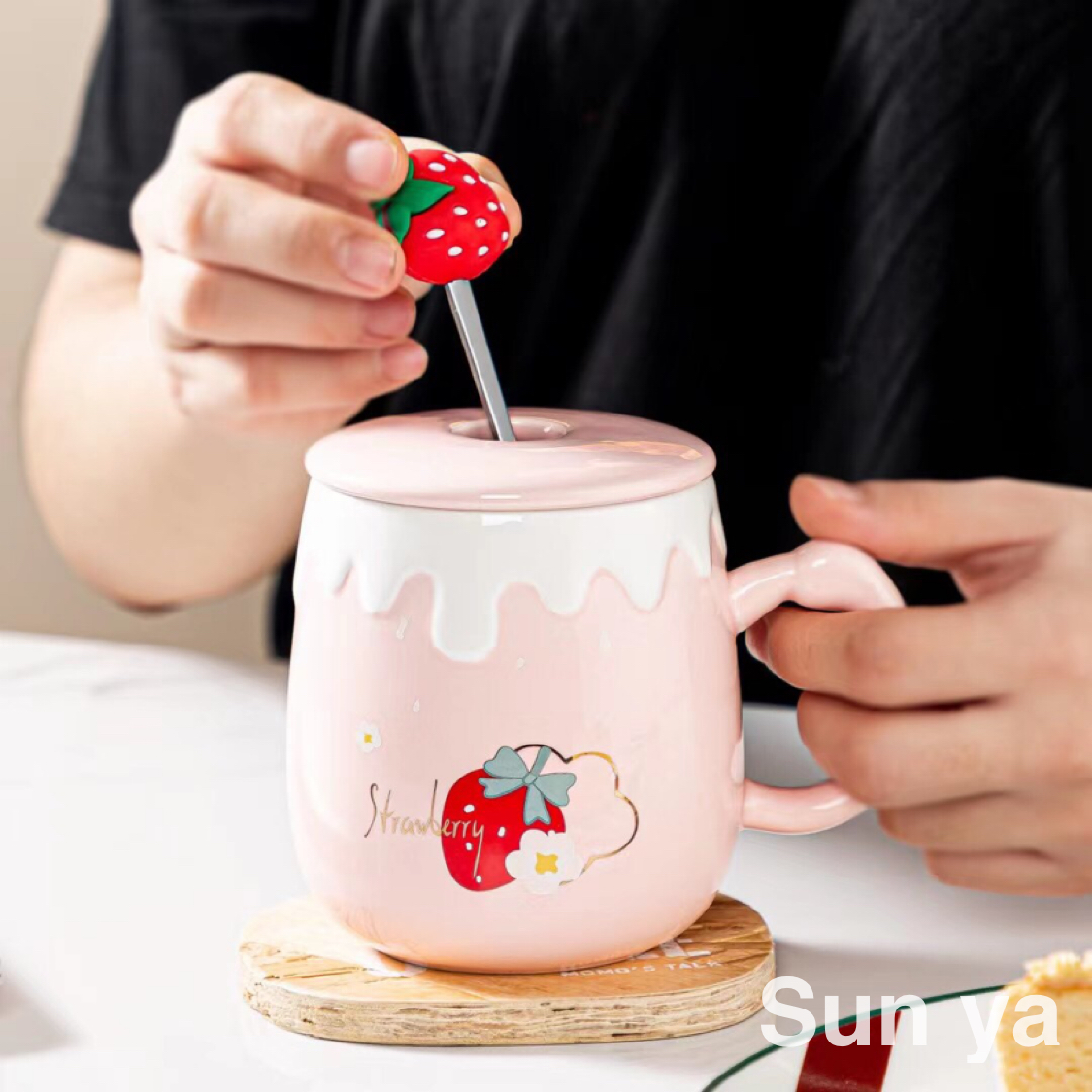 Selling embossment cartoon ceramic mug creative fruit mug Strawberry water mug with lid and spoon coffee mug thumbnail