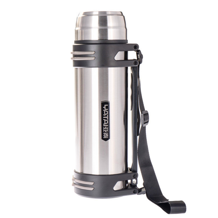 Vehicle-mounted stainless steel insulated kettle, large-capacity outdoor insulated cup, men's and women's thermos, 2-liter travel and tourism Item Picture