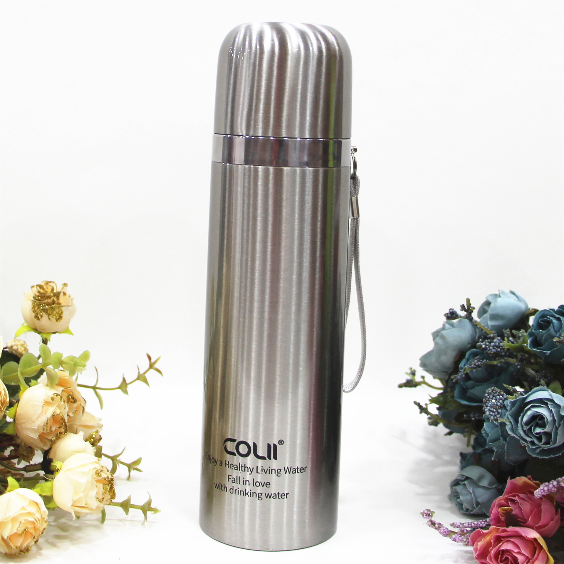 New high vacuum bullet-shaped 304 stainless steel insulated cups for boys and girls, student advertising cups, daily necessities supply Item Picture