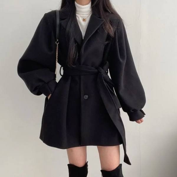 A petite blazer with a long woolen coat in the Hepburn style for the 2021 autumn and winter, featuring a stylish belt and a trendy overcoat Application Scenario