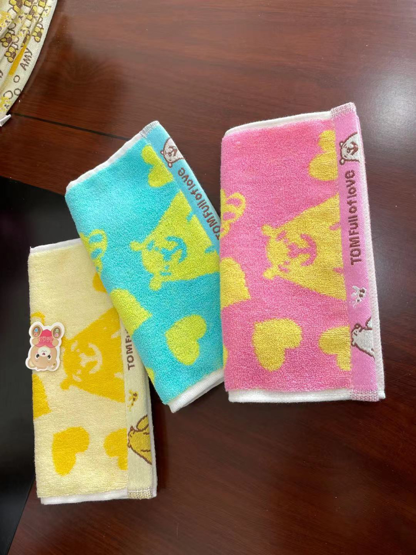 Wholesale of pure cotton non-shedding face towels for children, Fuxiong household hand towels, all-cotton baby absorbent Item Picture