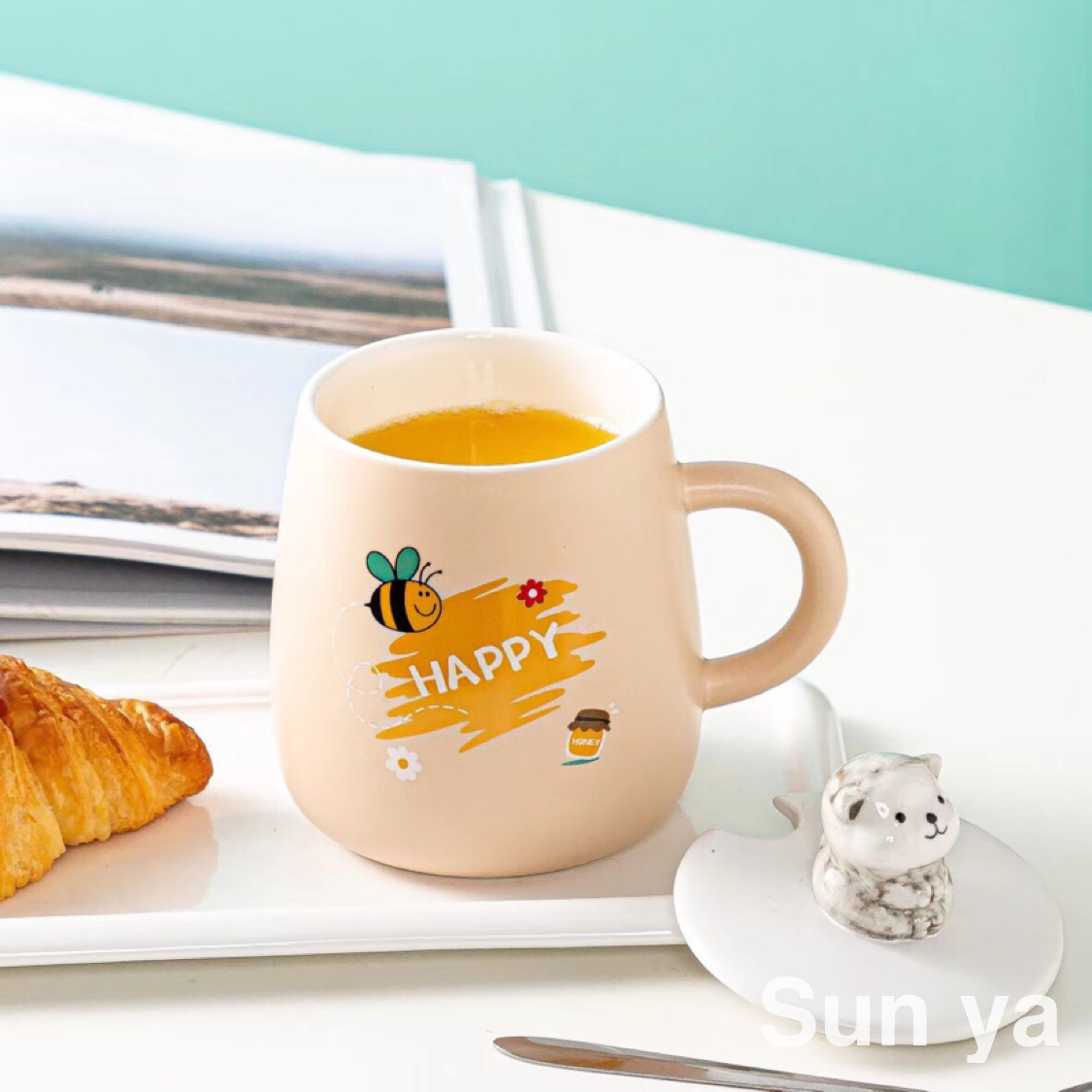 Hot selling cartoon hand-painted cat ceramic mug Creative ceramic mug Cute mug with lid and spoon coffee mug