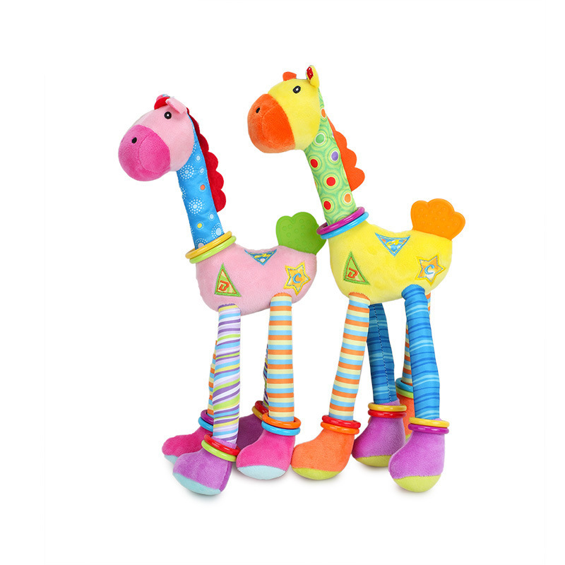 The crib is hung with cartoon giraffe dolls, cute baby figurines, and the trolley is hung with wind chimes and teething toys Item Picture