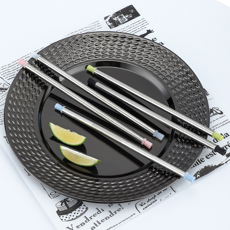 HUFA stainless steel straws are portable, foldable and creative. They can be reused. Food-grade silicone straws are foldable and easy to store. Just pull out the straw to drink. Foldable and washable tubes are convenient and practical Application Scenario