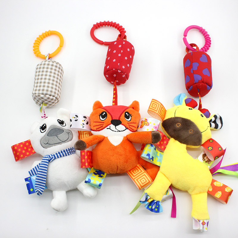 Baby animal stroller pendant, baby wind chime bed hanging bell, infant and toddler plush toy Application Scenario