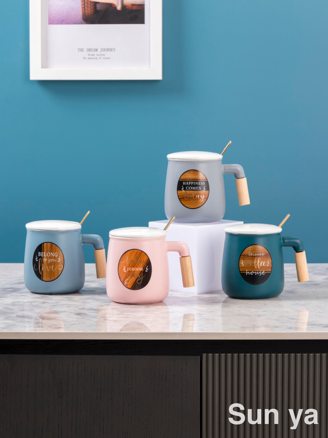 Hot selling ceramic mug with wooden handle Simple mug with lid and spoon coffee mug