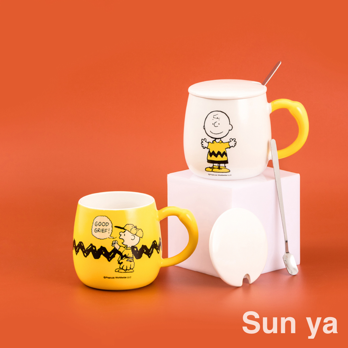 Snoopy ceramic mug with lid and spoon Coffee mug Creative office water mug thumbnail
