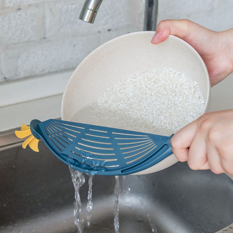 Kitchen supplies cooking rice washing spoon washing rice sieve household cleaning drain rice washing brush washing rice bar