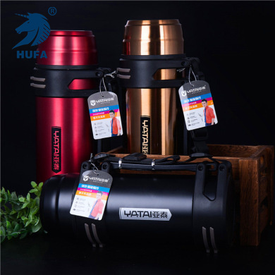 Vehicle-mounted stainless steel insulated kettle, large-capacity outdoor insulated cup, men's and women's thermos, 2-liter travel and tourism