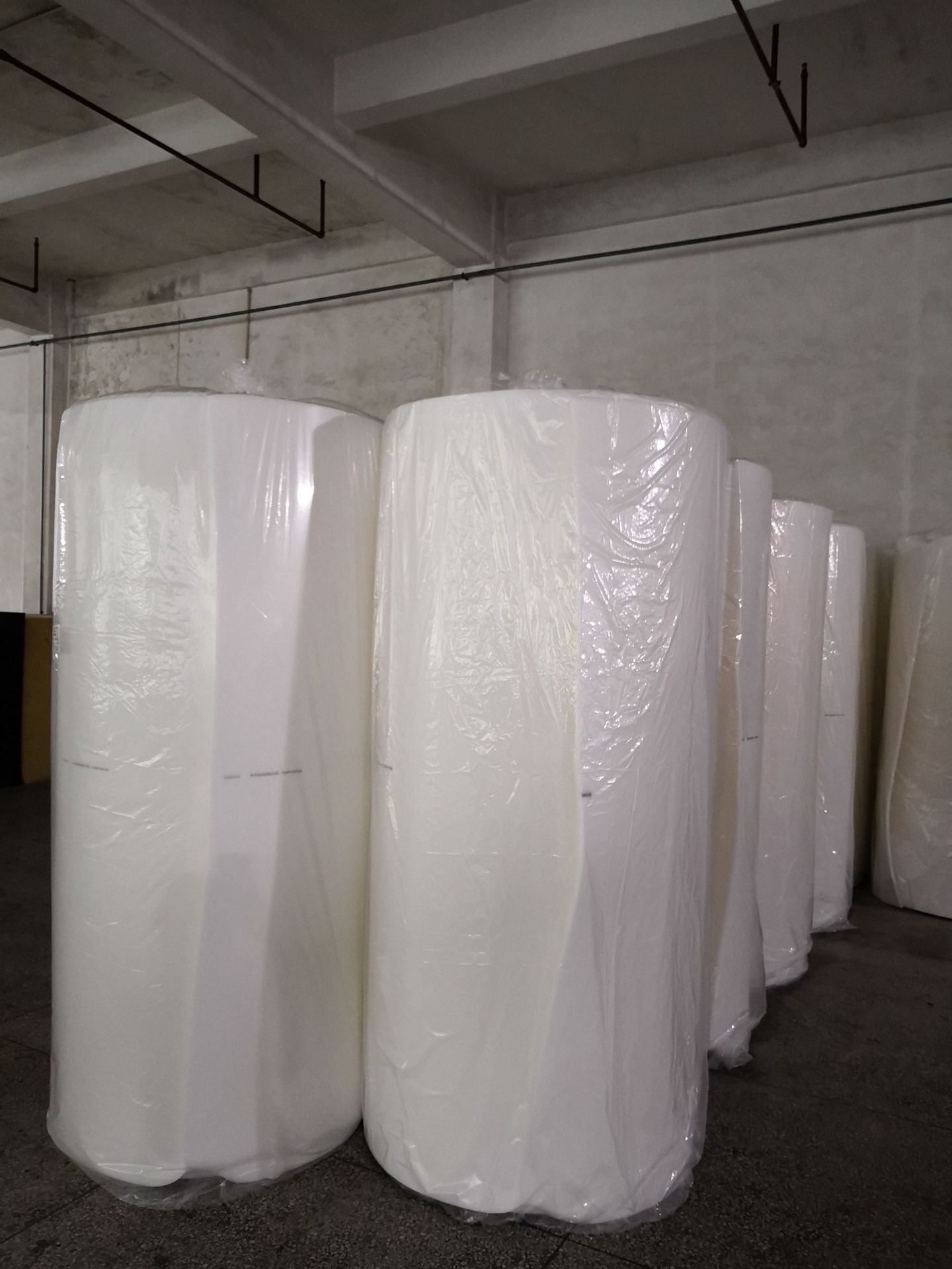 The manufacturer's foam sponge rolls, high-density 2.2m mattress quilts, composite sponge strips, cotton packaging inner lining sponge Application Scenario