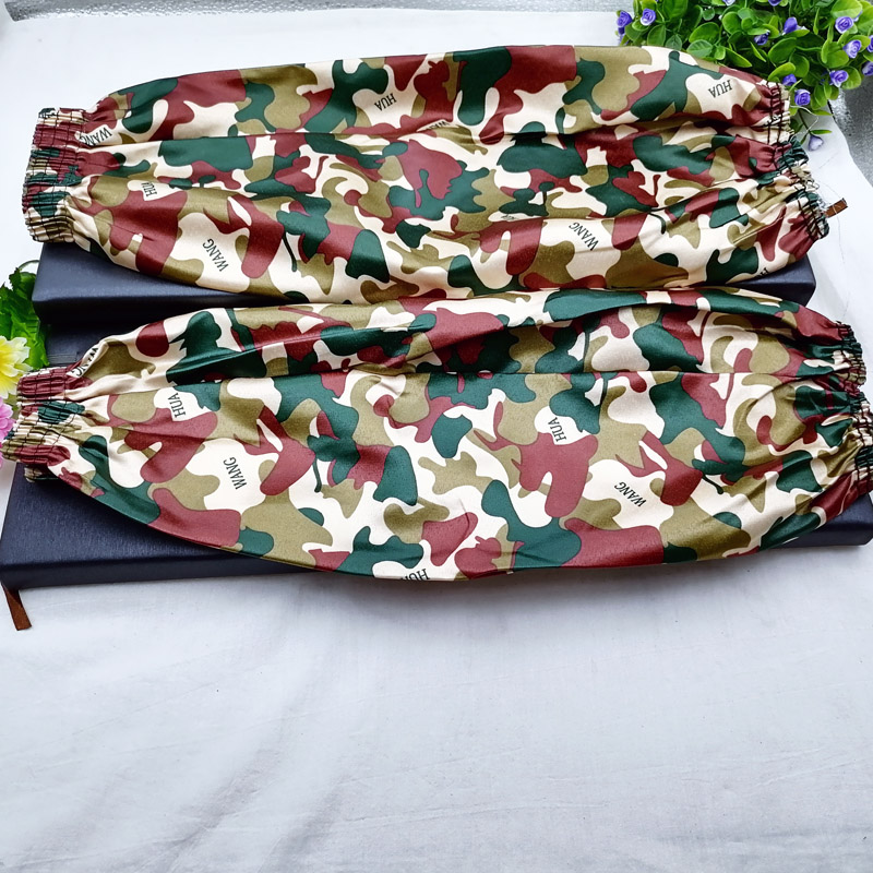 L2315 large camouflage work sleeves, household cleaning and labor protection sleeves, household men's and women's work sleeves Application Scenario