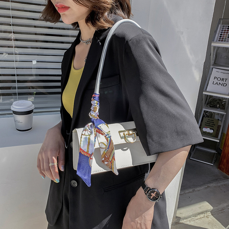 Bag Girl's 2021 autumn new trendy trendy silk scarf single-shoulder armpit bag, simple and stylish hand-carried baguette bag details Picture