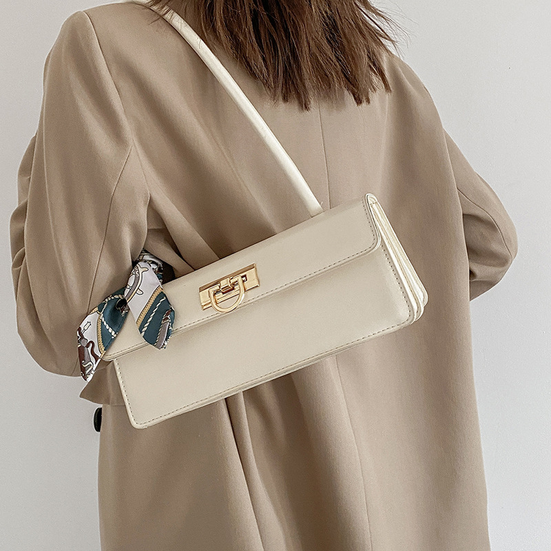 Bag Girl's 2021 autumn new trendy trendy silk scarf single-shoulder armpit bag, simple and stylish hand-carried baguette bag