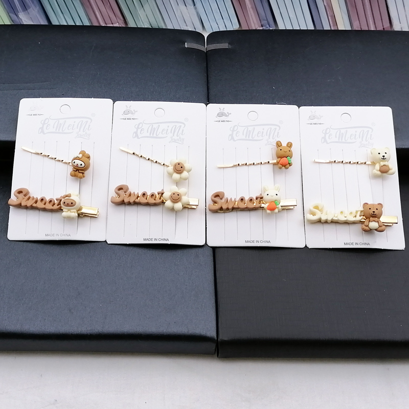 N3311 Exquisite letter duck clips + one-line hair clips, duck clips, hair clips, hair accessories, headwear, Japanese and Korean accessories 2-yuan store Application Scenario