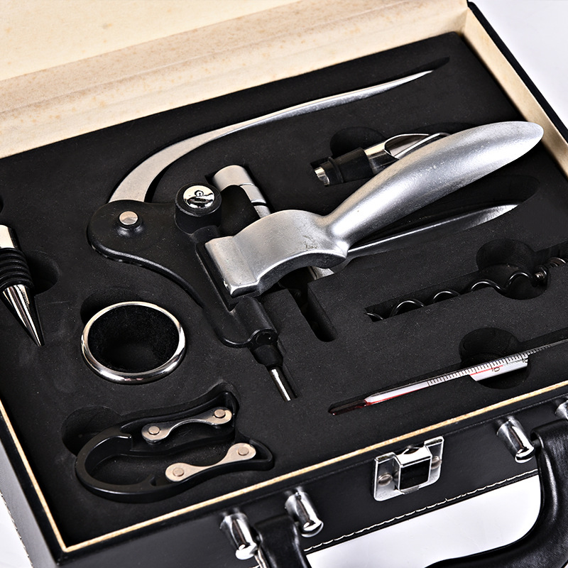 Factory direct sales of wine bottle openers, multi-piece wine sets, gift boxes, various sets of bar supplies, stainless steel cocktail mixing tools, cocktail mixing tool accessories, stainless steel wine sets. Application Scenario