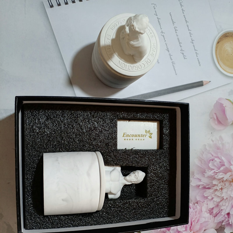 Wholesale Essential Oil Statue Scented Candle Soybean Wax Scented Candle Gift Box Ceramic Scented Candle Manufacturers details Picture