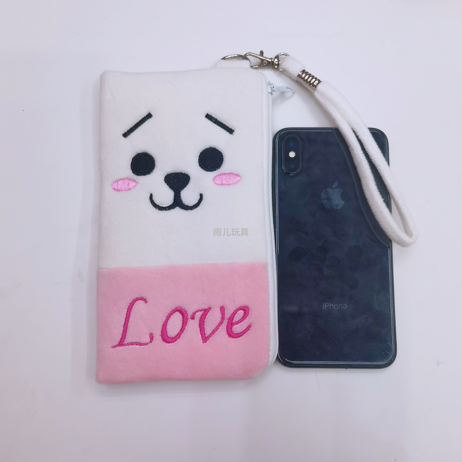 Plush coin purse, bts mobile phone bag, handbag, cartoon embroidery mobile phone bag, single-pull bag Application Scenario