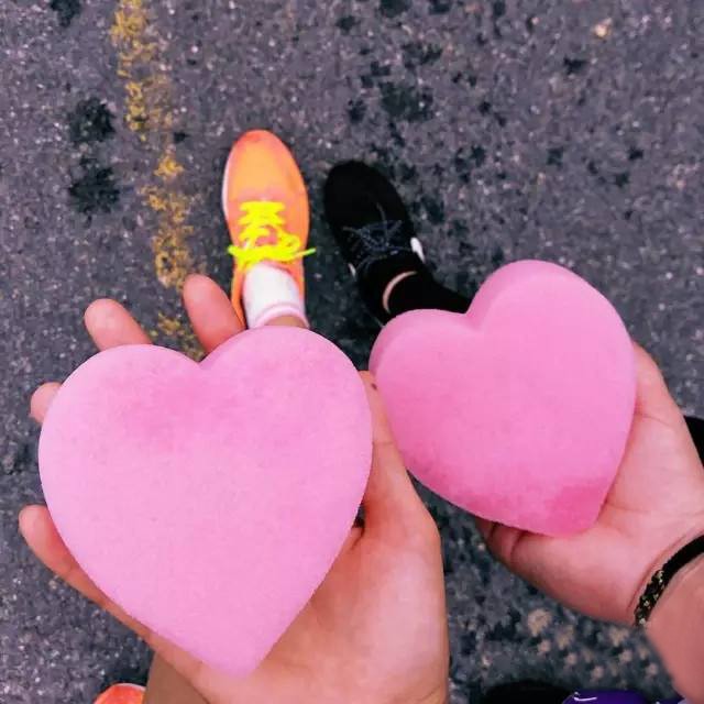 The water-absorbing and cooling sponge blocks specially designed for track and field training, ironman and marathon events are of various sizes, soft and fine, and won't hurt your face Application Scenario